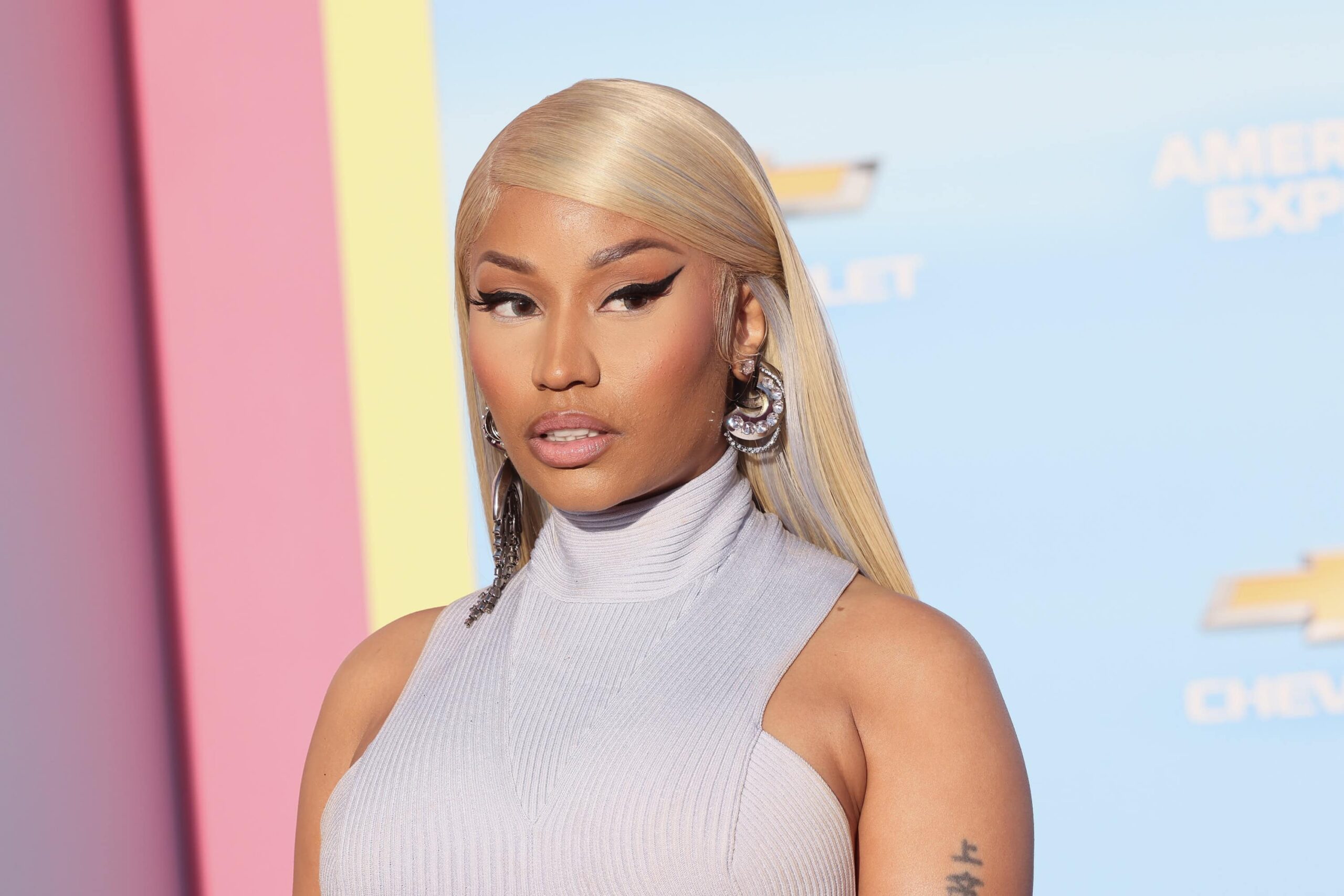 Nicki Minaj suspende su álbum y arremete contra Jay-Z