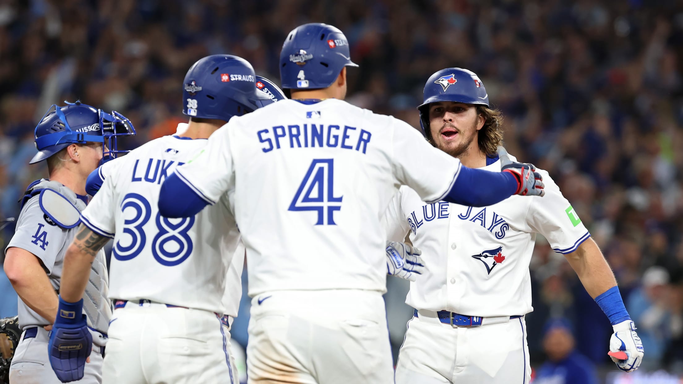 Toronto arrasa a los Dodgers con gran actuación de Barger y Kirk