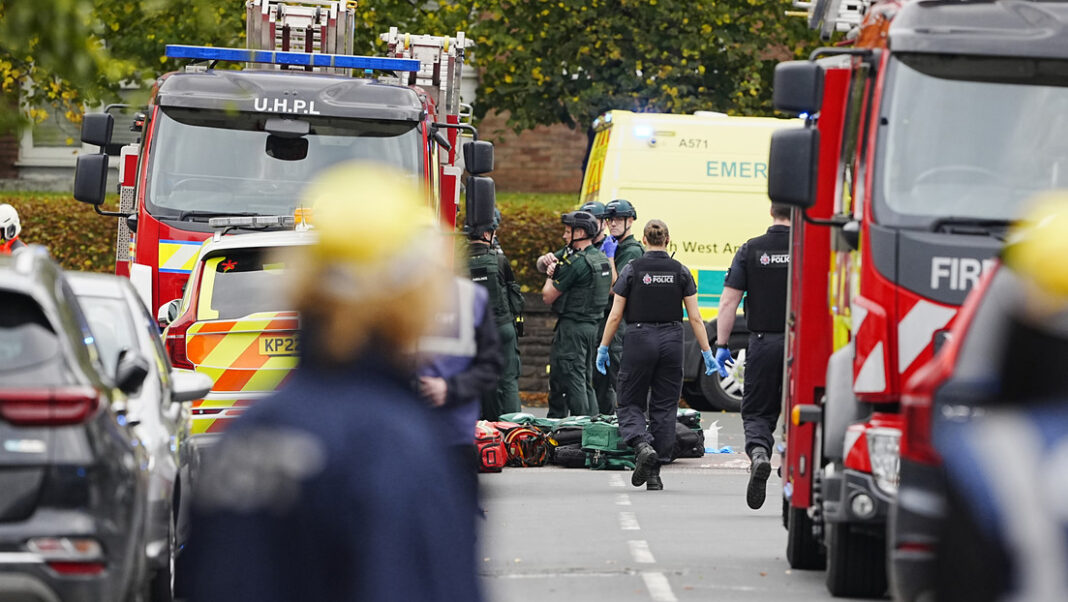 Incidente violento en Reino Unido: cuchillo y atropello masivo frente a sinagoga Incidente violento en Reino Unido: cuchillo y atropello masivo frente a sinagoga