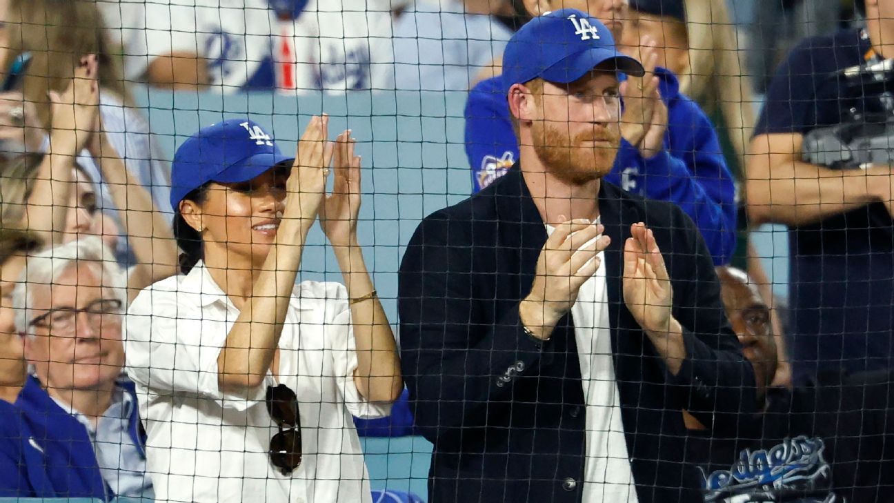 El príncipe Harry pide perdón a Canadá tras lucir una gorra de los Dodgers en la Serie Mundial
