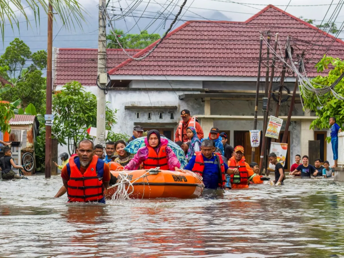 Inundaciones en Indonesia dejan más de 800 fallecidos y cientos de personas aún sin localizar