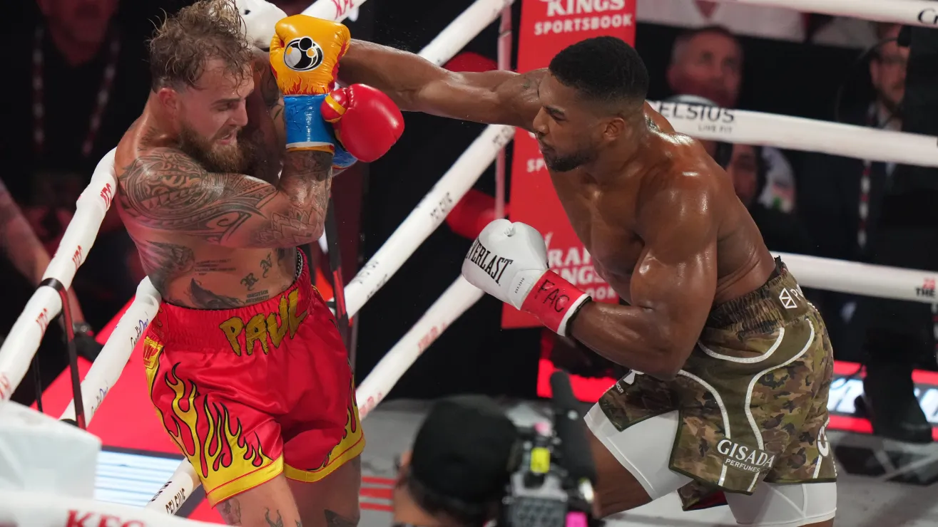 Tyson Fury desafía a Anthony Joshua tras una victoria que sacude el boxeo