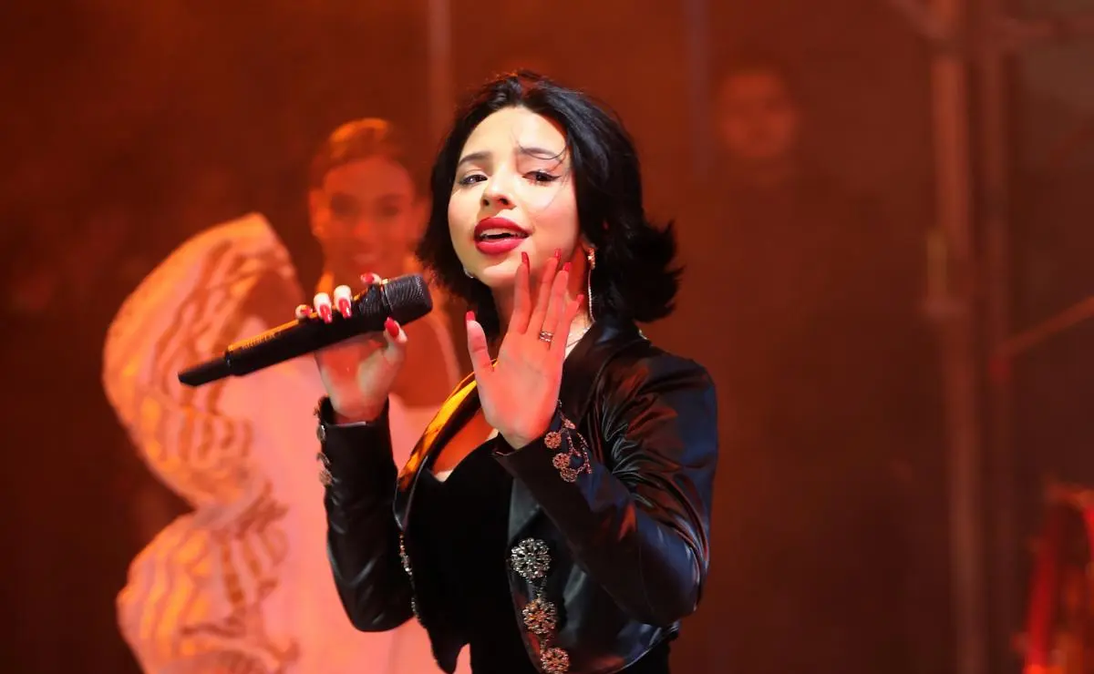 Ángela Aguilar se inclina ante sus fans y envía un emotivo mensaje en plena controversia