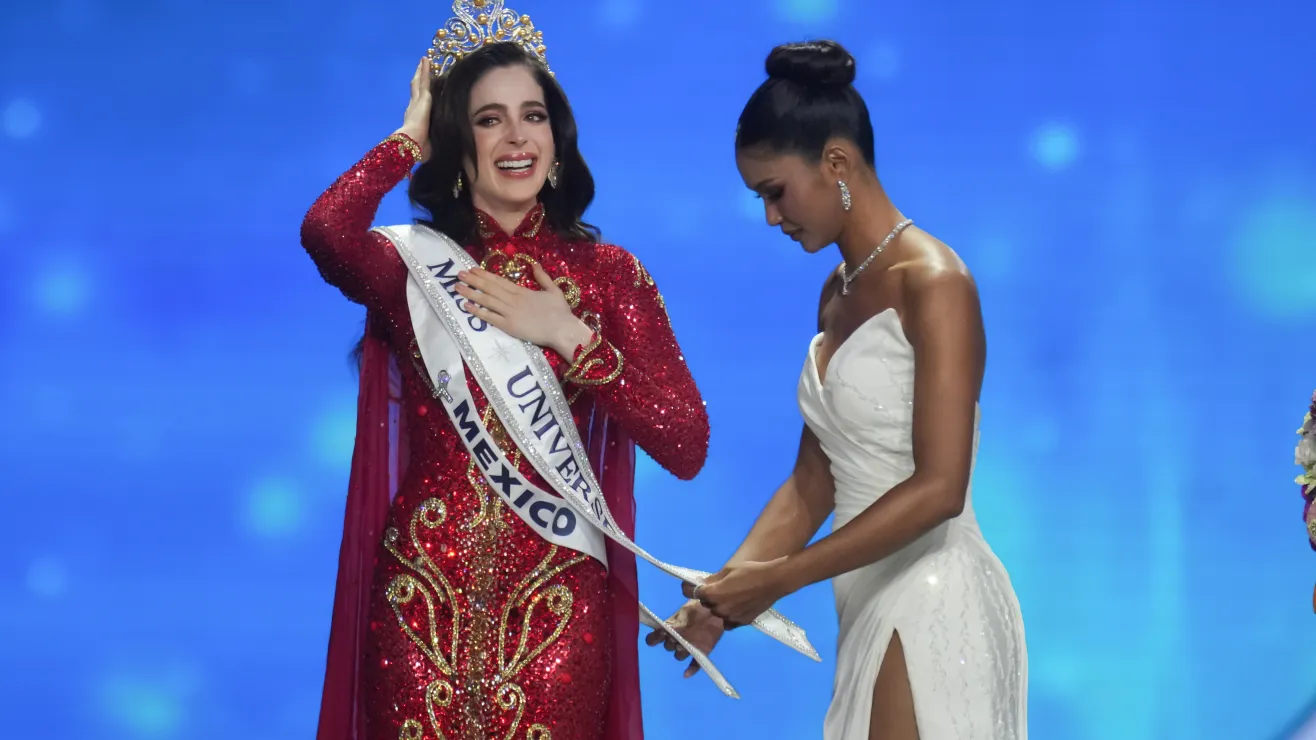 Fátima Bosch es ovacionada en Tabasco y expresa su gratitud al público mexicano