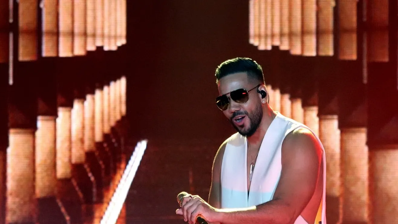 Romeo Santos responde a críticas por esquivar tema migratorio en entrevista