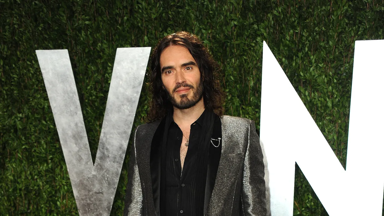 Russell Brand cuestiona el vínculo entre Katy Perry y Justin Trudeau