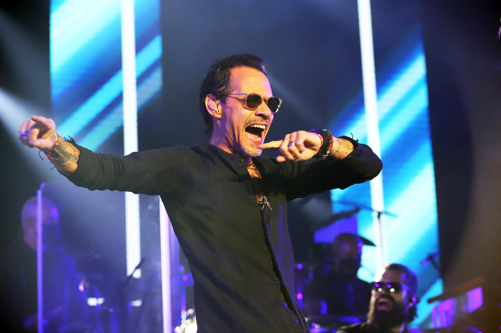 Marc Anthony deslumbra con un show navideño inolvidable en Nueva York