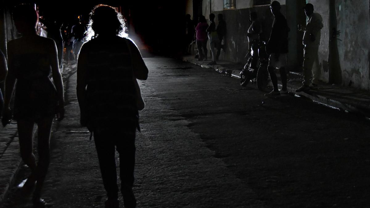 Falla eléctrica deja sin servicio a varias provincias del occidente cubano