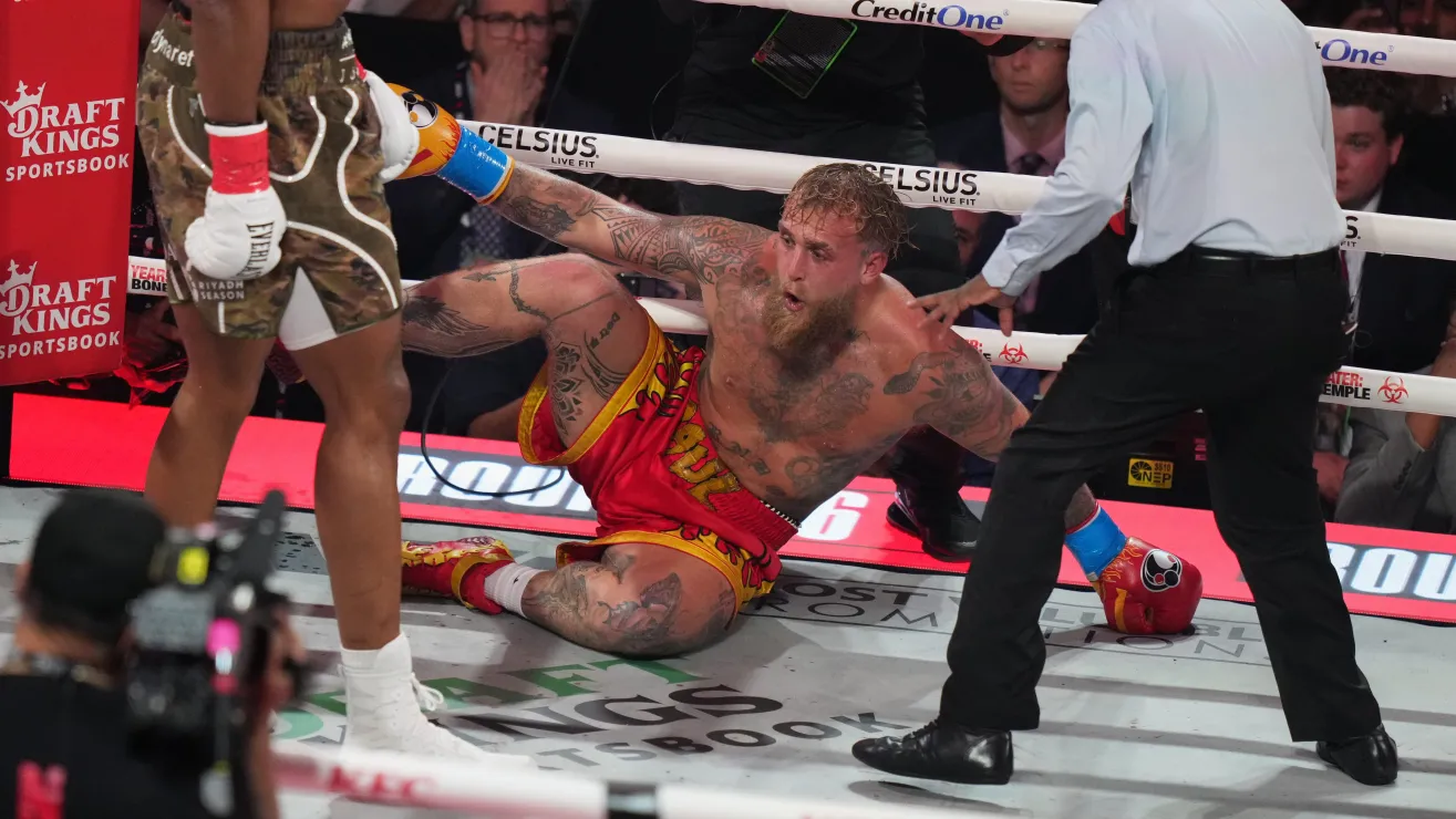 Jake Paul reta a Canelo pese a lesión tras la caída de Joshua