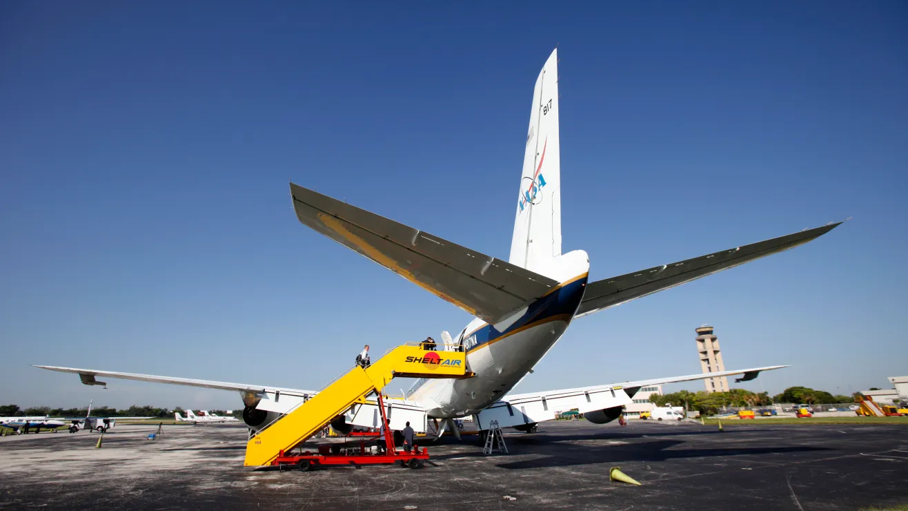 Aeronave de la NASA aterriza de emergencia tras incendio en Texas
