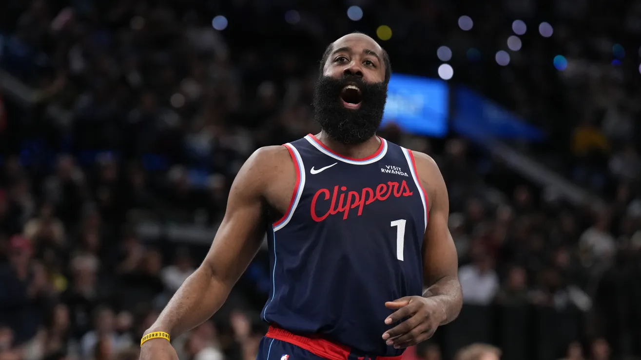 James Harden rebasa a Shaquille O’Neal en la lista histórica de anotadores de la NBA