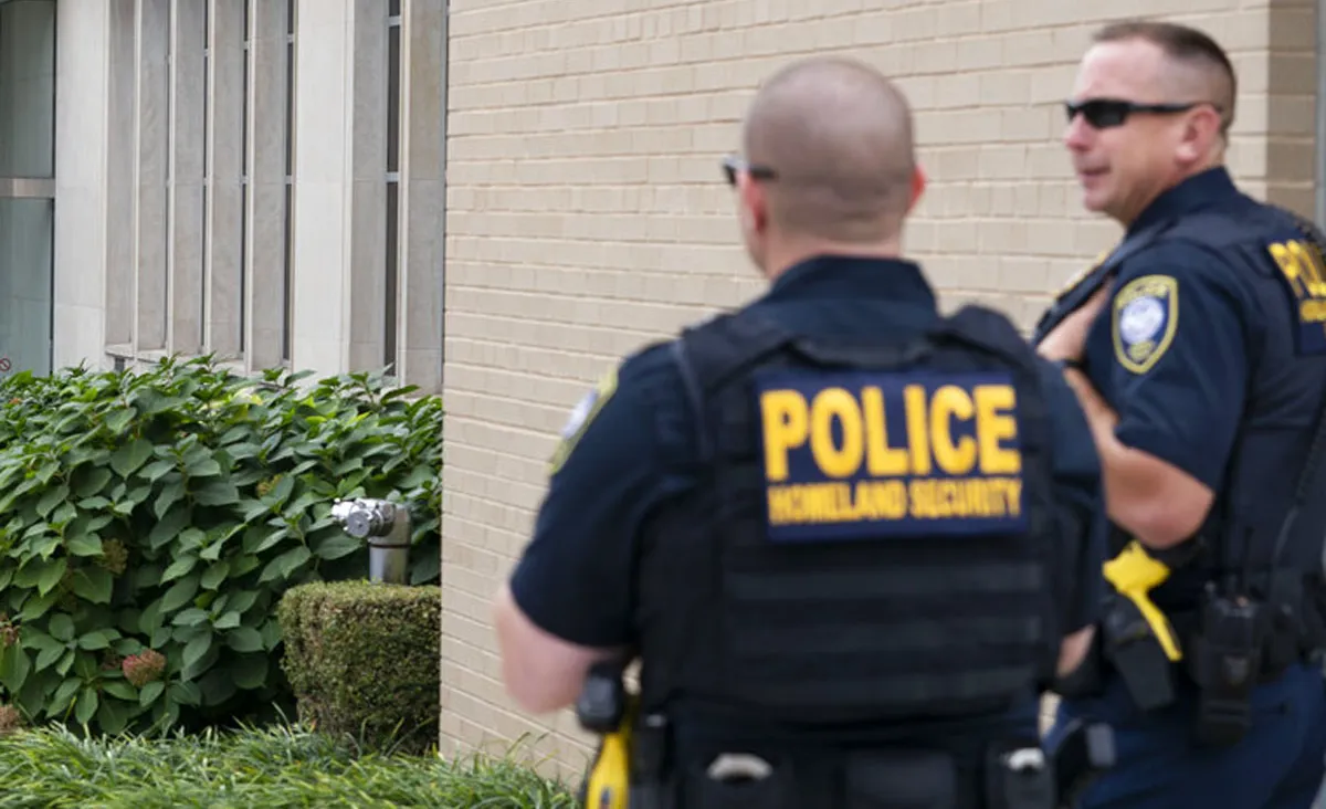 Detienen a una bibliotecaria por presunto complot para matar a Trump