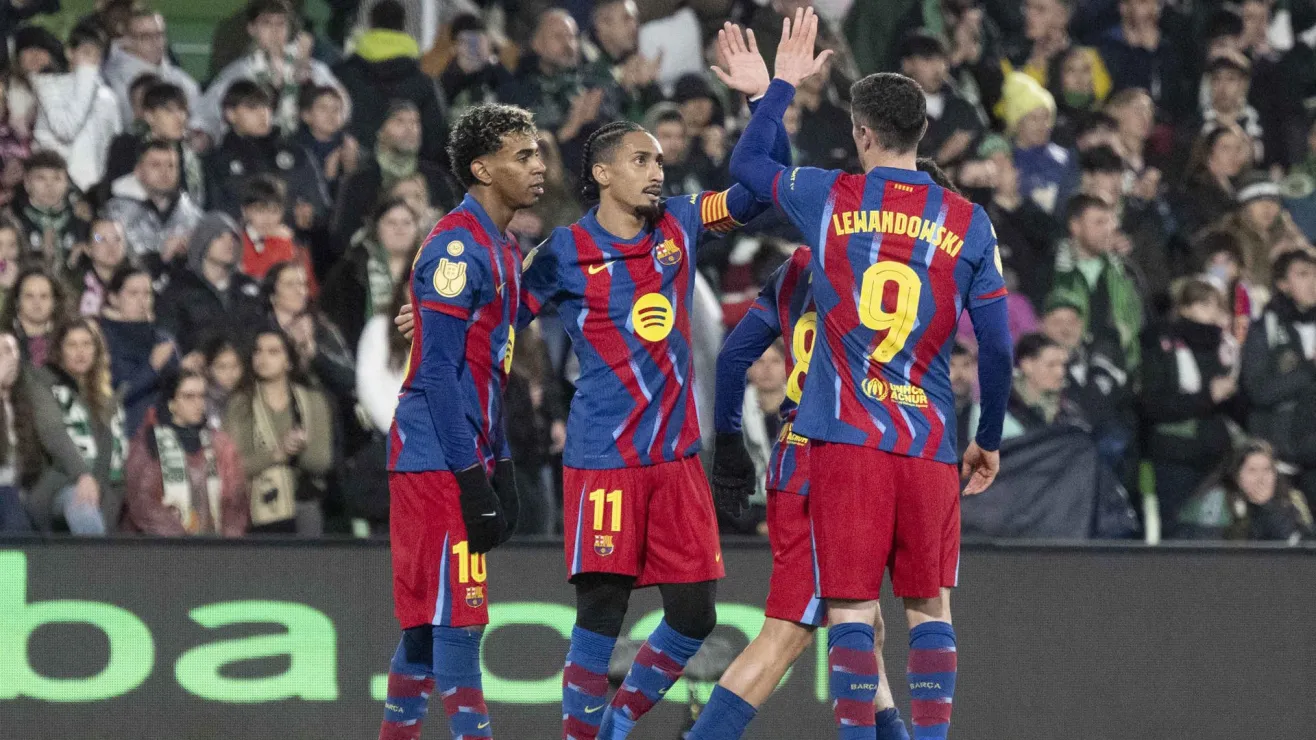 Barcelona supera al Racing y avanza a cuartos de la Copa del Rey