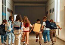 Expresiones comunes que pueden afectar la confianza de los niños sin que lo notes