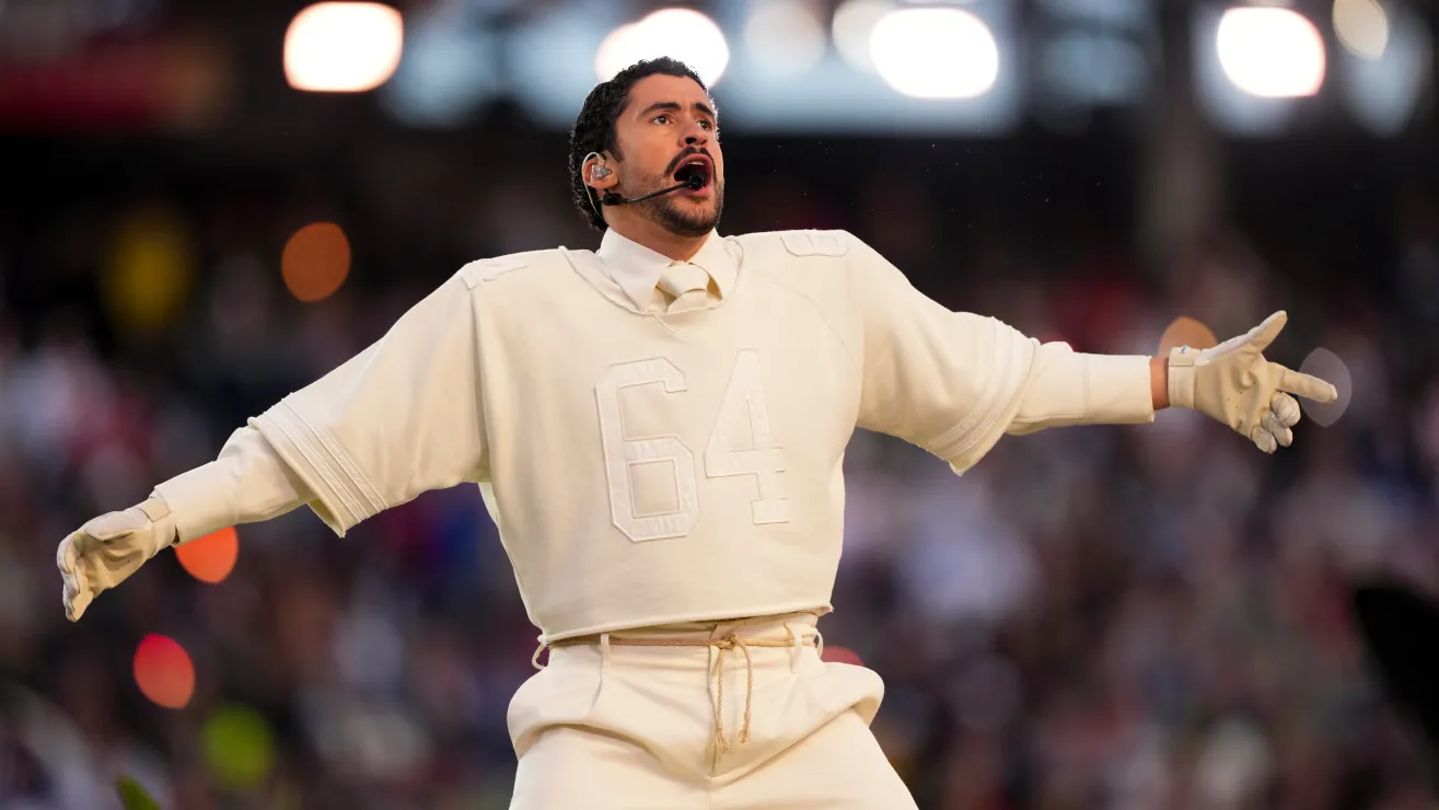 El show de Bad Bunny en el Super Bowl rompe marcas históricas en YouTube