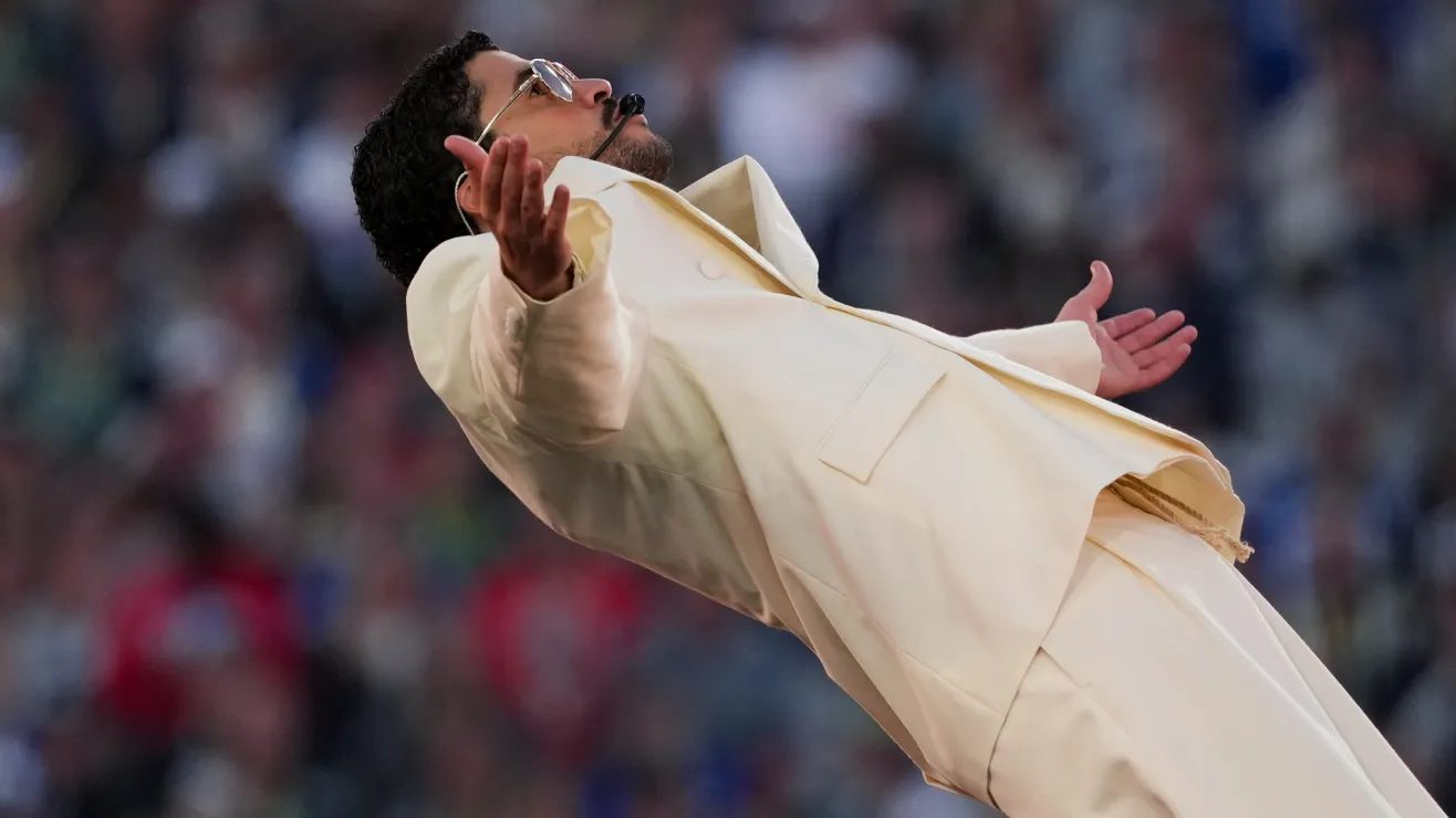 Bad Bunny borra sus redes y desata rumores de un nuevo proyecto secreto