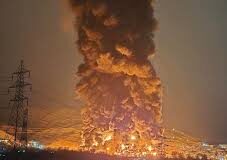 Bombardeo a depósito de petróleo en Teherán desata enorme incendio
