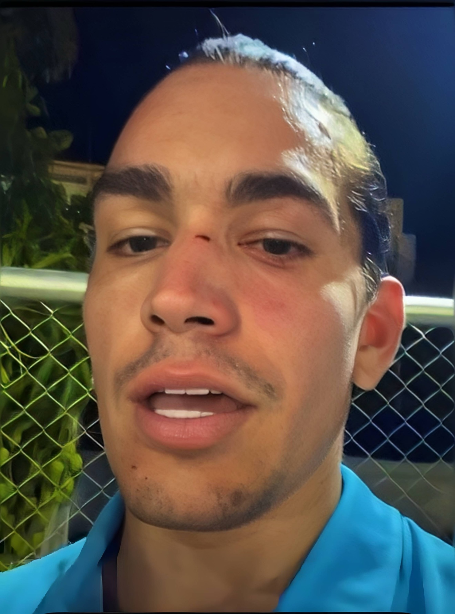 Miren lo que le hicieron a Giussepe ahora mismo: brutal agresión contra influencer en plena cancha
