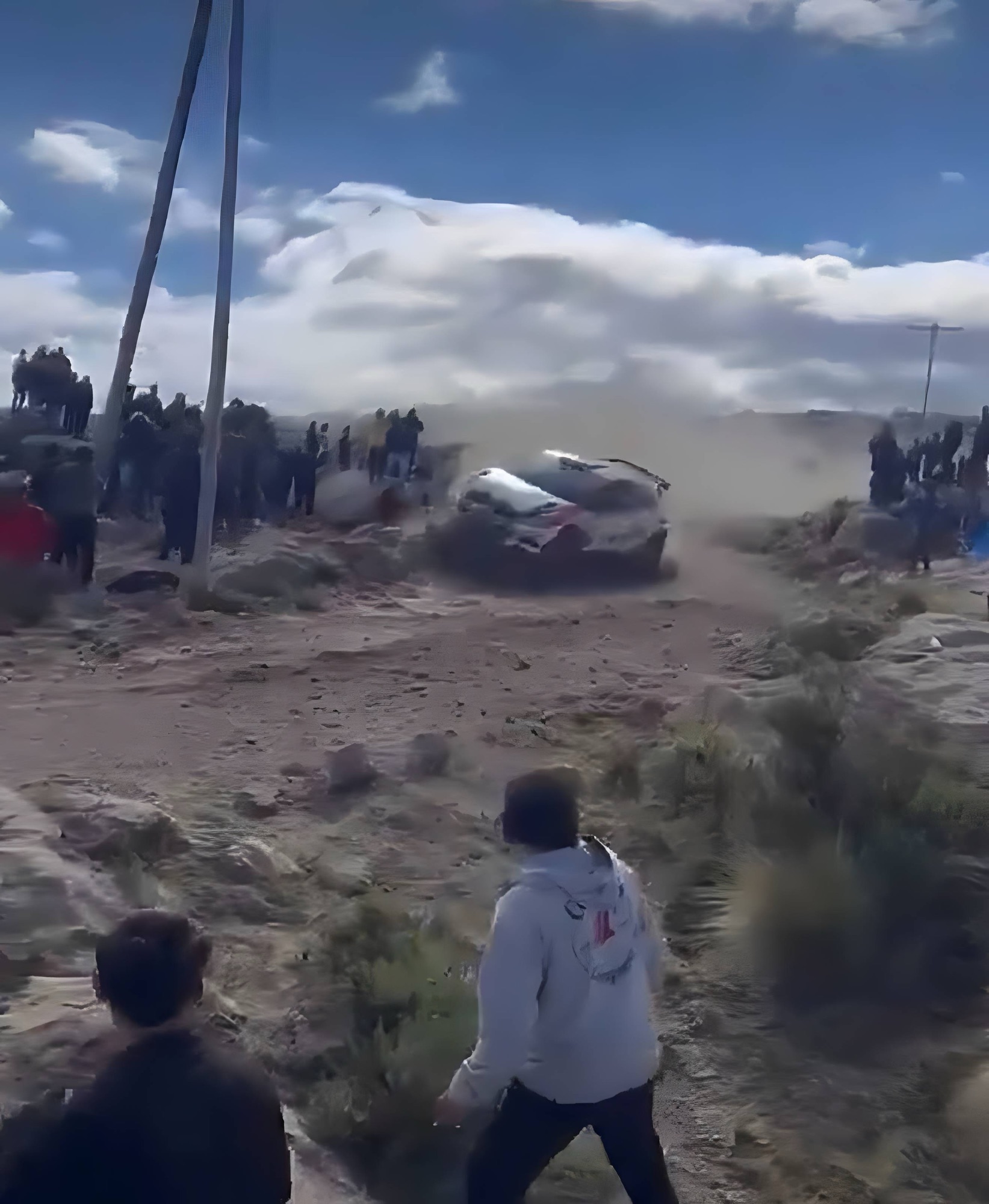 ¡Horror en pleno rally! Auto fuera de control arrolla a espectadores y deja un muerto en Argentina