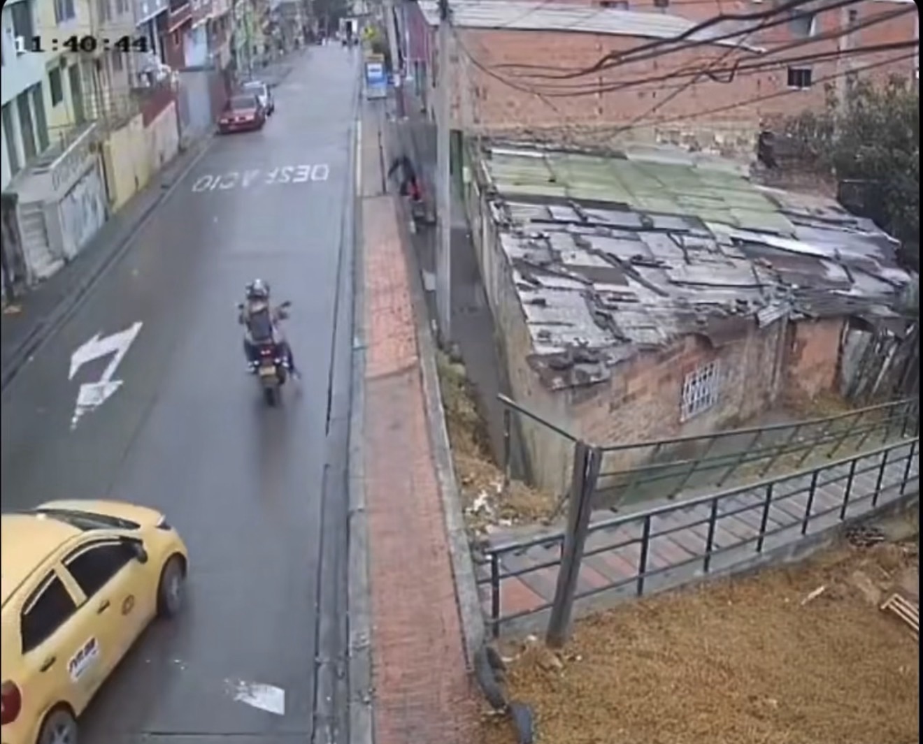 COLOMBIA 🇨🇴 |MUJER MUERE TRAS SER IMPACTADA POR UNA LLANTA EN BOGOTÁ