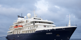 EE.UU. organiza vuelo de emergencia tras brote mortal de hantavirus en crucero aislado en España