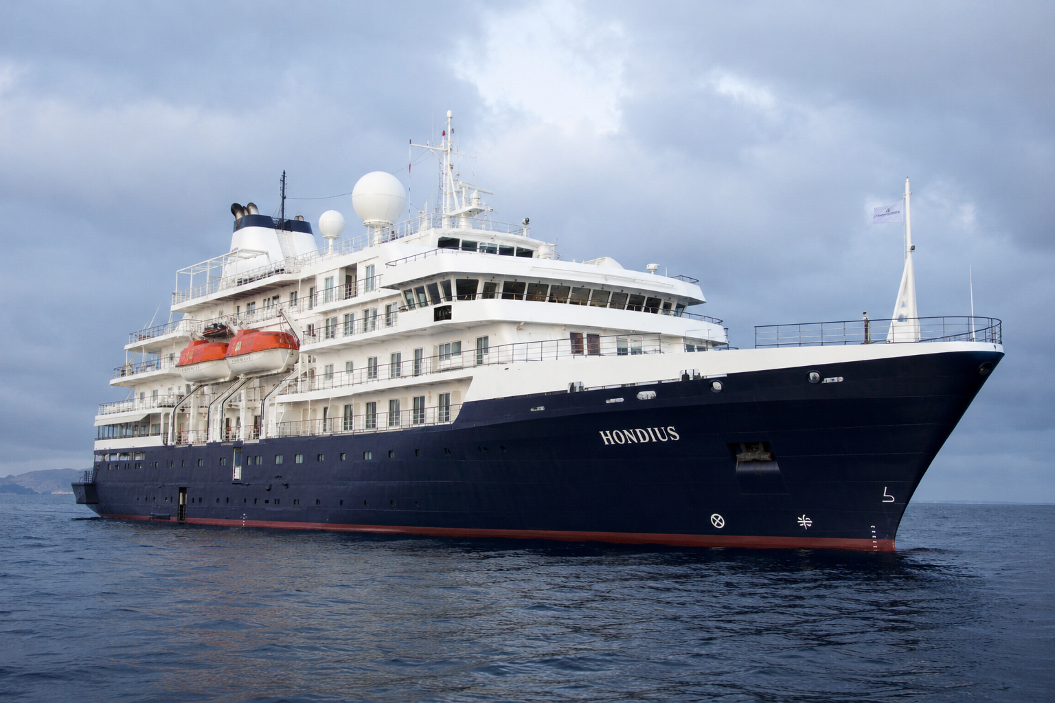 EE.UU. organiza vuelo de emergencia tras brote mortal de hantavirus en crucero aislado en España