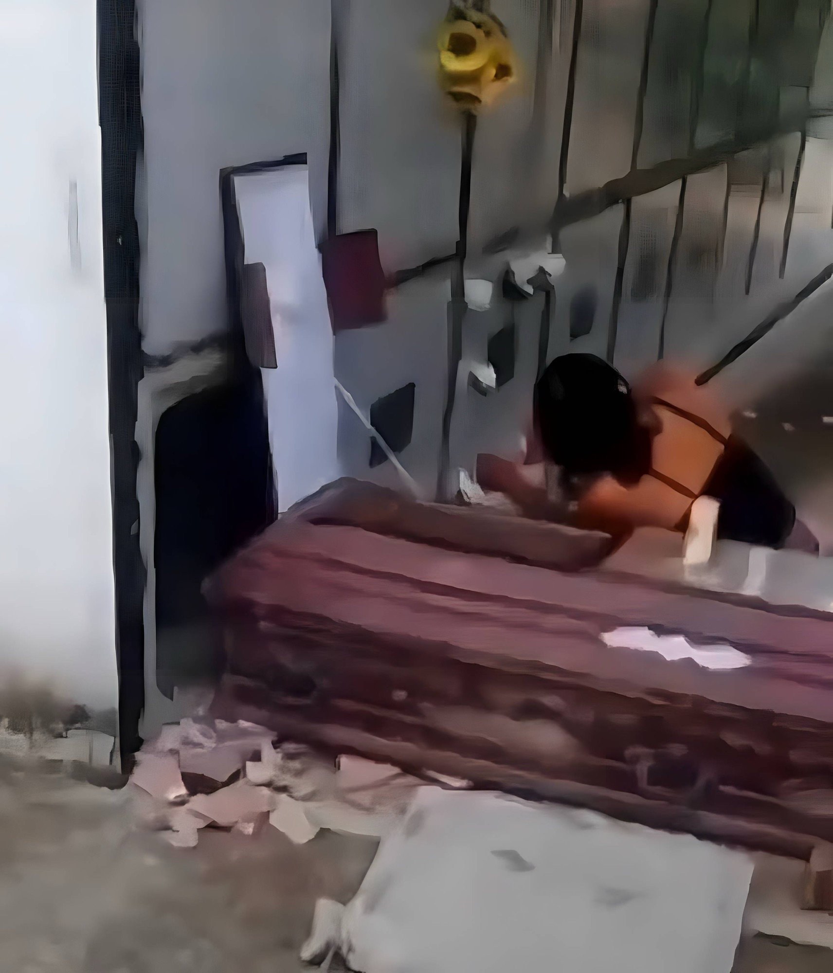 Impactante en Colombia: joven desentierra a su novio fallecido para bañarlo, perfumarlo y vestirlo de nuevo 1