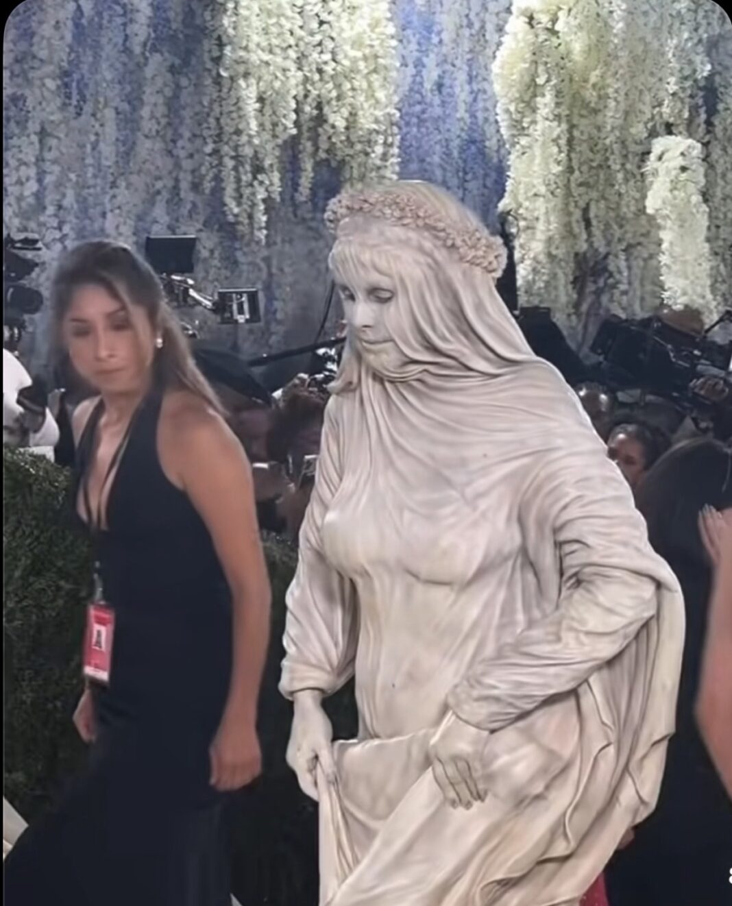 Heidi Klum impacta en la Met Gala con un look de “estatua viviente” que dejó a todos mirando Heidi Klum impacta en la Met Gala con un look de “estatua viviente” que dejó a todos mirando