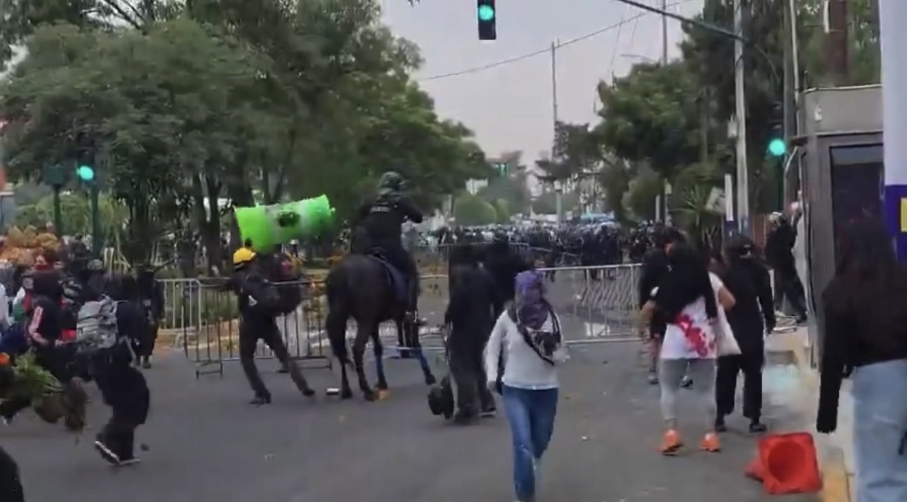 Tensión en las inmediaciones del Estadio Ciudad de México: enfrentamientos entre manifestantes y fuerzas de seguridad durante operativo del Mundial 2026