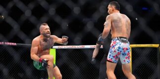 Conor McGregor sufre una grave lesión y Max Holloway se lleva la victoria en el esperado UFC 329
