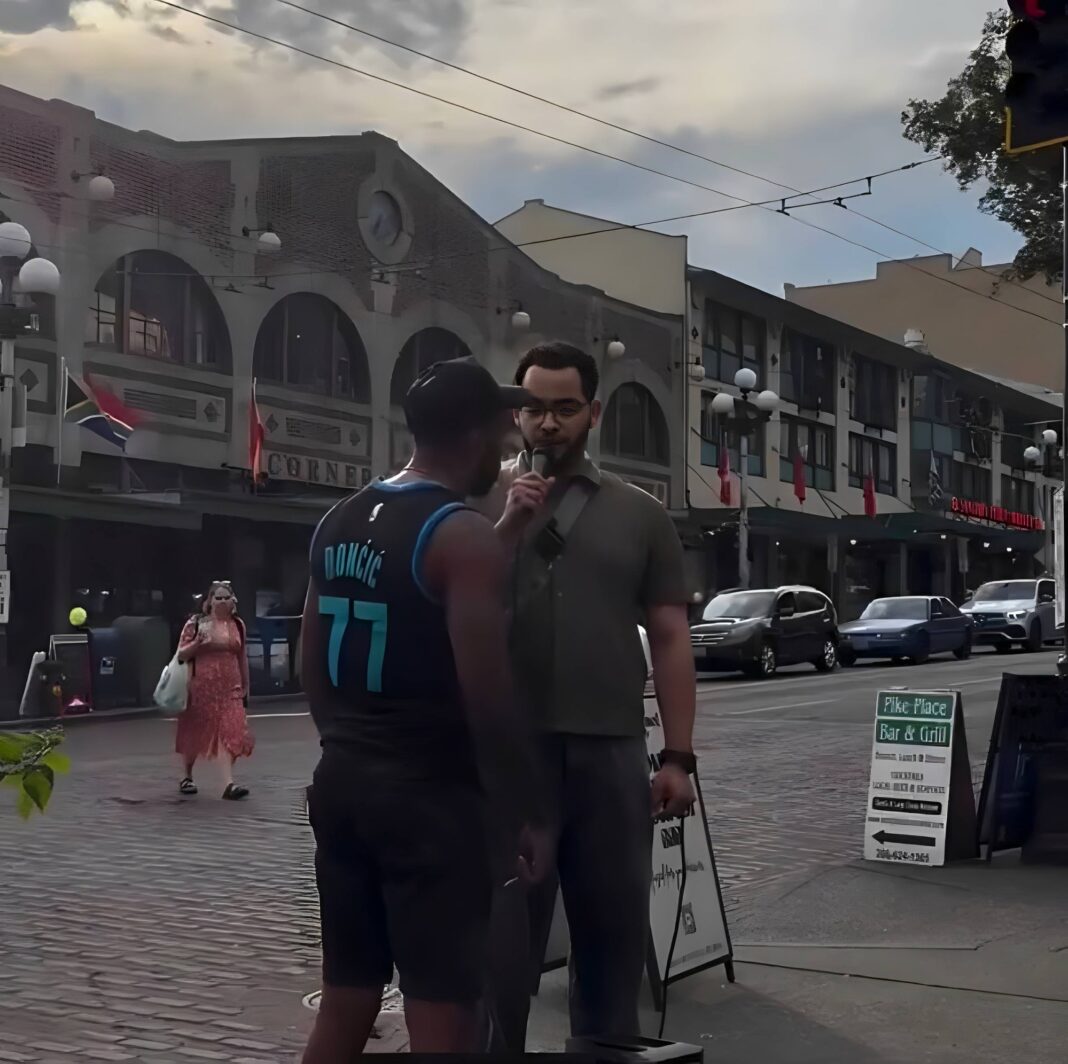 Denuncian agresión contra predicador callejero durante una discusión sobre temas LGBT Denuncian agresión contra predicador callejero durante una discusión sobre temas LGBT