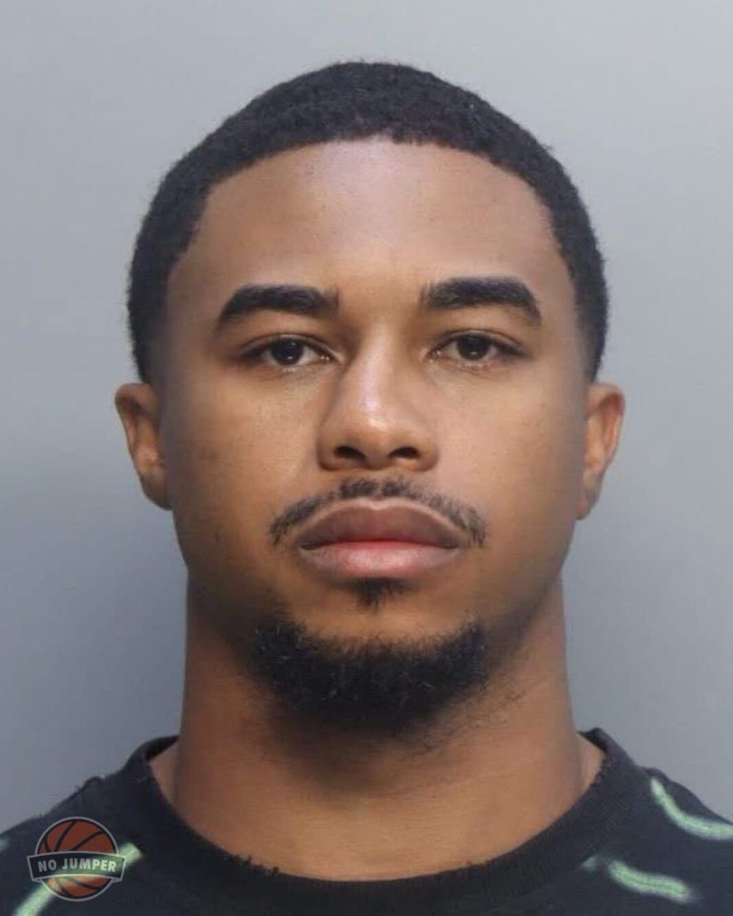 Influencer DeenTheGreat enfrenta cargos por robo y agresión tras incidente en un yate en Miami Influencer DeenTheGreat enfrenta cargos por robo y agresión tras incidente en un yate en Miami