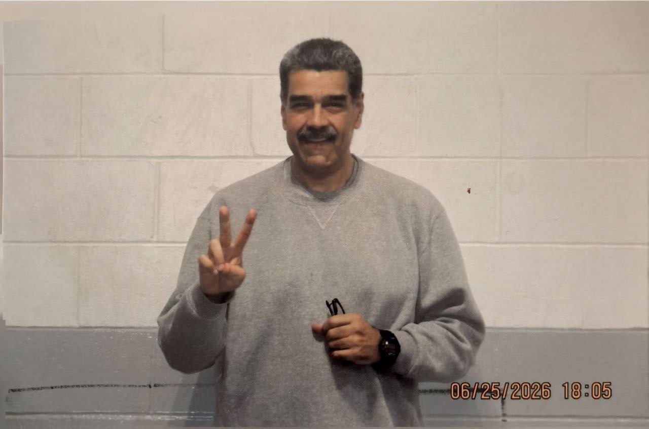 ¡SE LES OLVIDÓ A TODOS! Nicolás Maduro reaparece SONRIENTE en una cárcel de Nueva York y las fotos se hacen virales