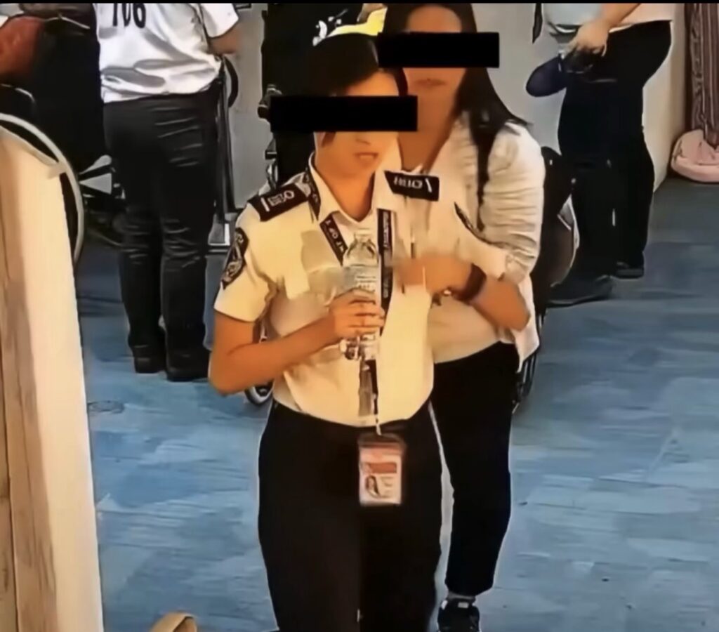 FILIPINAS | Agente aeroportuaria intentó ocultar un presunto robo tragándose el dinero de un pasajero