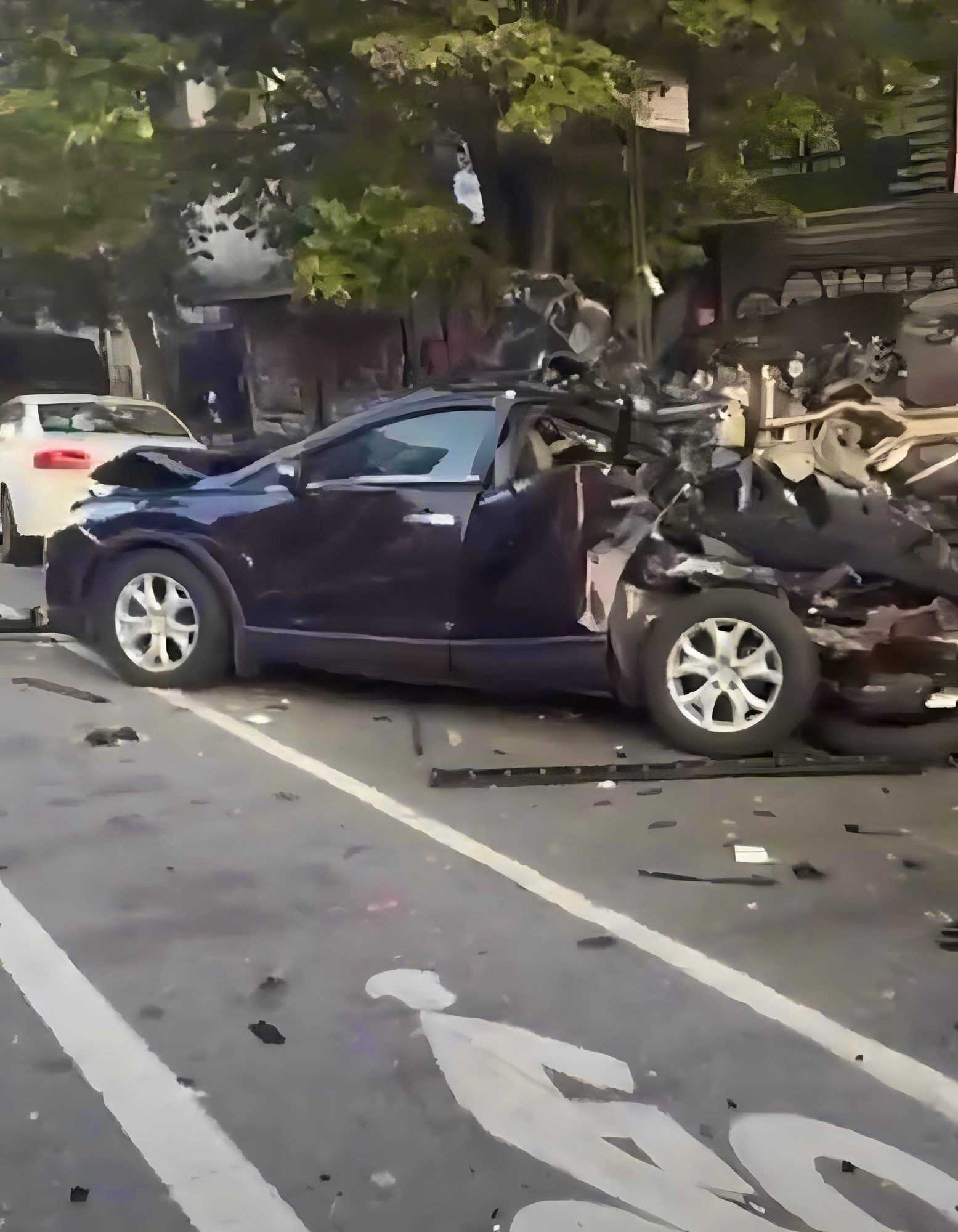 Varias personas heridas, incluido un peatón, tras choque de autos deportivos en Inwood, Manhattan
