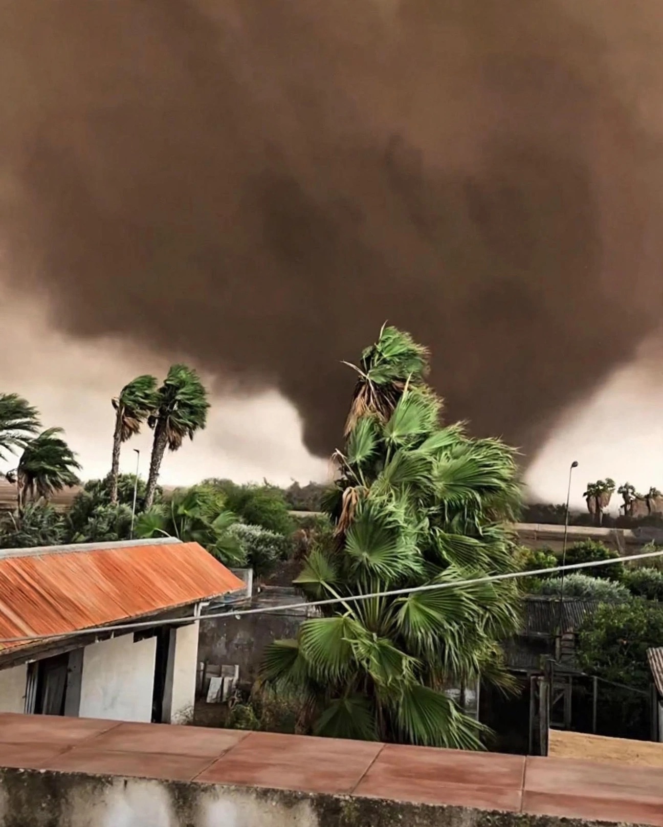 Poderoso tornado golpea Sicilia: daños y heridos en Marsala